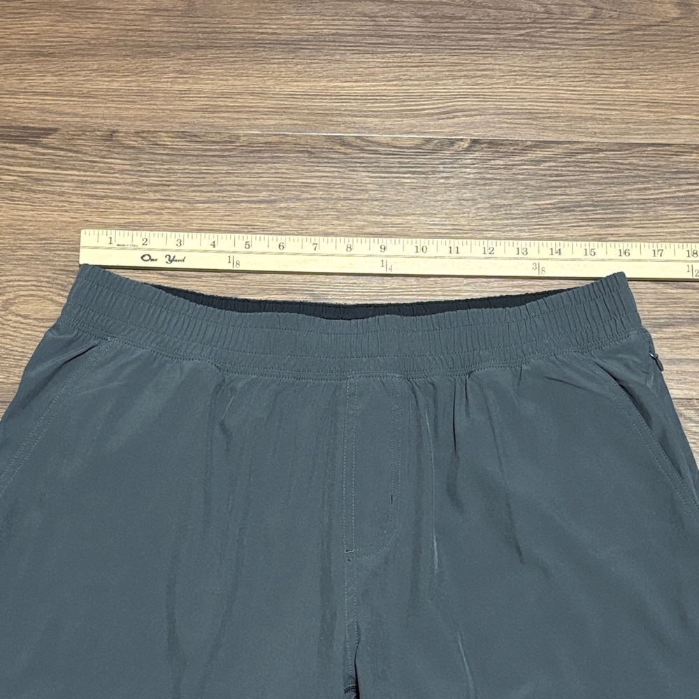 RHONE Dark Gray Lined Training Shorts Mens L Athletic Gym Run Active - Picture 8 of 9